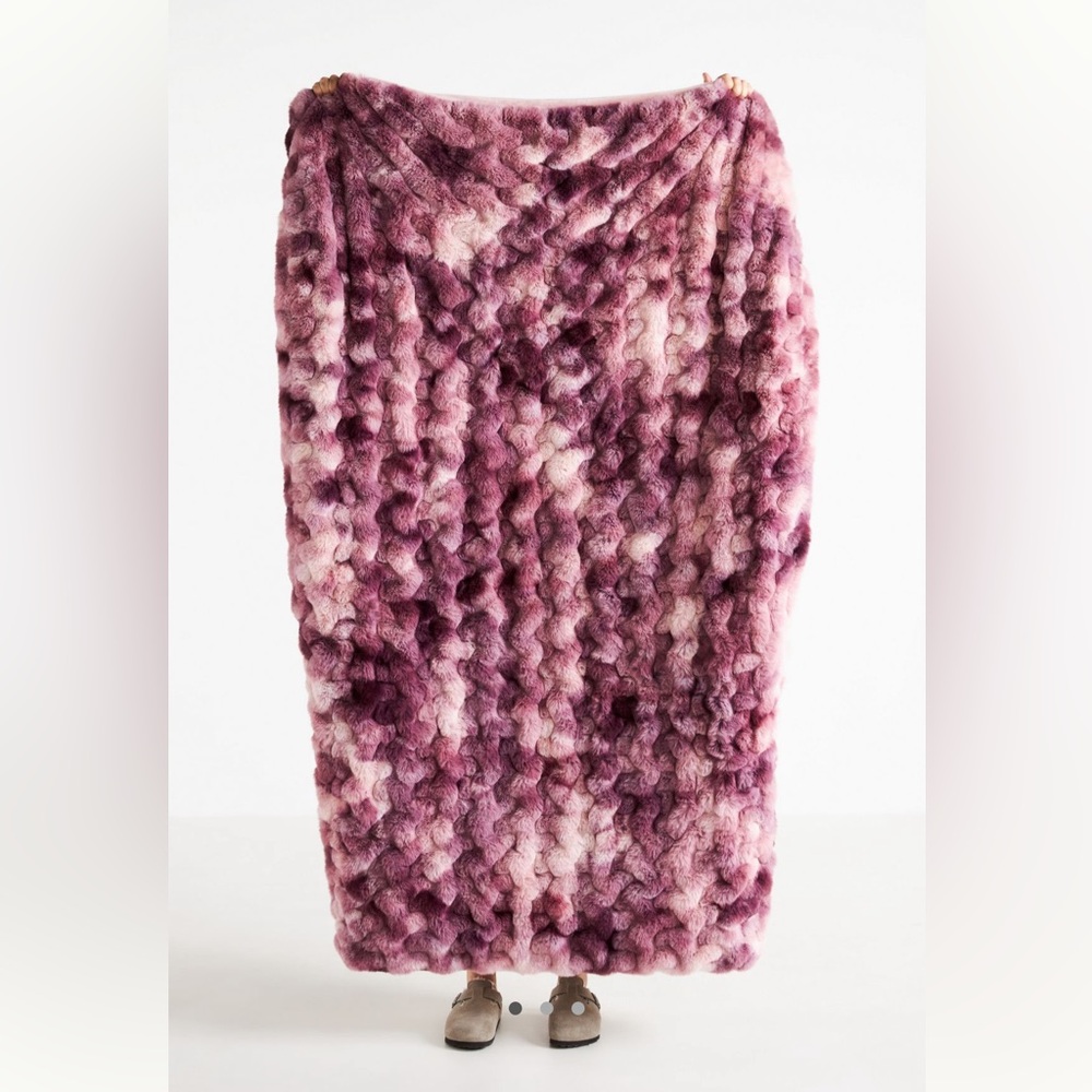 Luxe Faux Fur Throw Blanket by Anthropologie Dark Purple - Picture 2 of 2